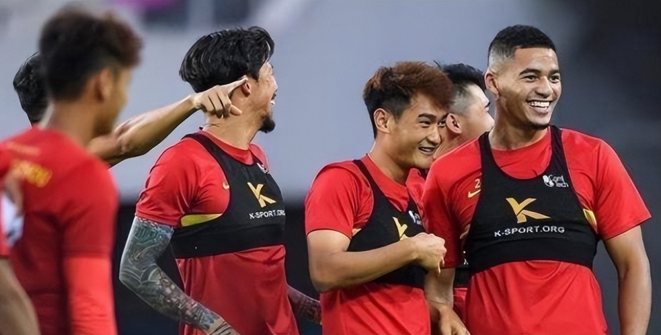 寻找新东家, 遭遇了严重, 加盟了成都