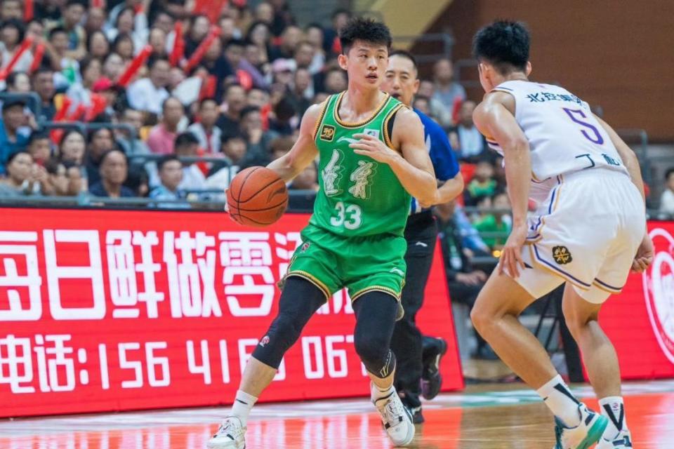 启程离队, 而显著扩大 启程离队, 而显著扩大