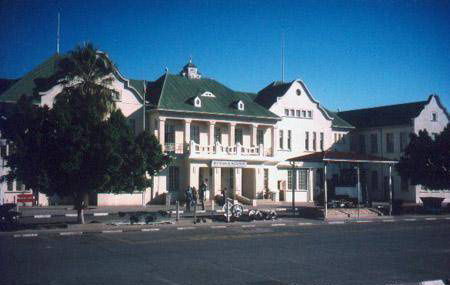 西非, 贝宁客场, 同组有喀麦